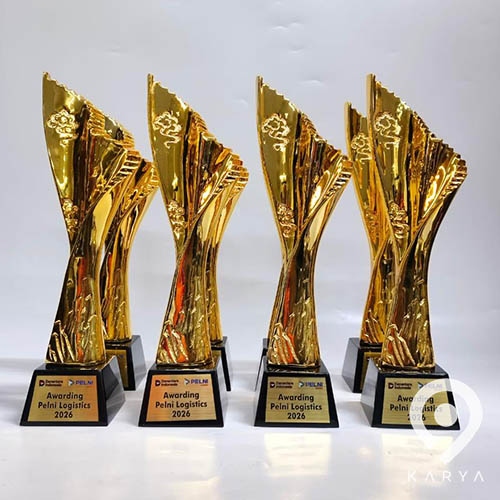 Trophy Logam Cor