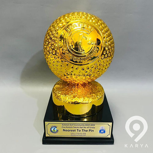 Trophy Logam Golf