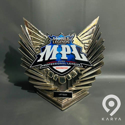Trophy Logam Mobile Legends